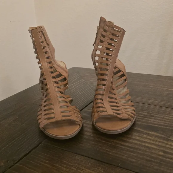 Brown Strappy Heals - Picture 6 of 6